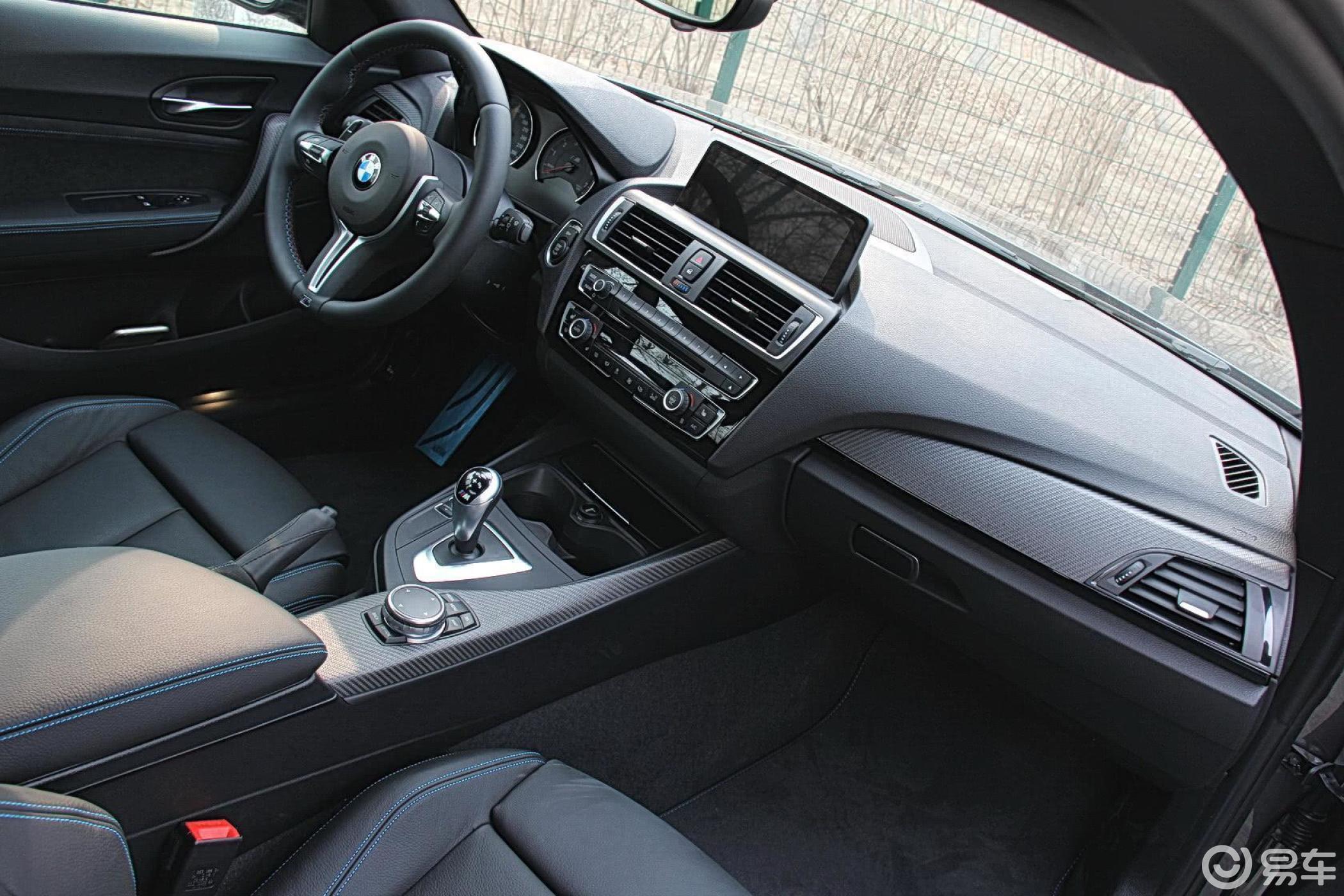 【宝马m22016款m2内饰全景正拍汽车图片-汽车图片大全】-易车