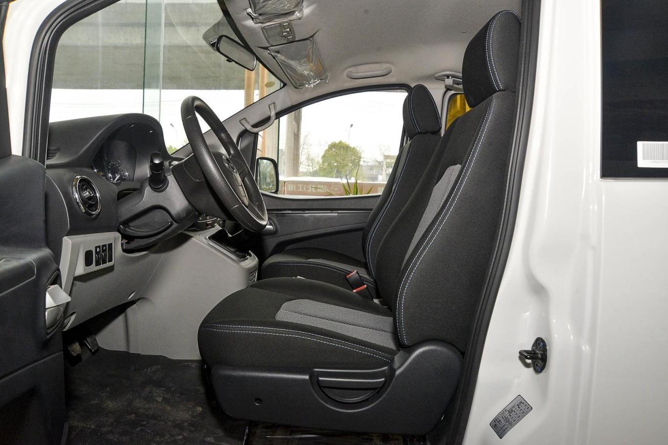 瑞风m3创客版 1.6l 手动 豪华版前排空间