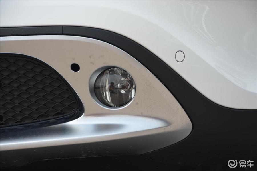 【奔驰gla级2016款200 动感型雾灯汽车图片-汽车图片大全】-易车网