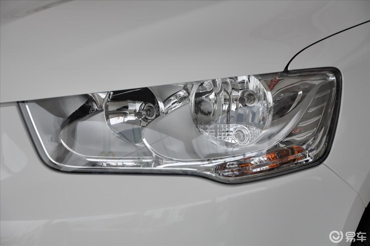 6l 手自一体 时尚型大灯侧45度俯拍汽车图片-汽车图片大全】-易车