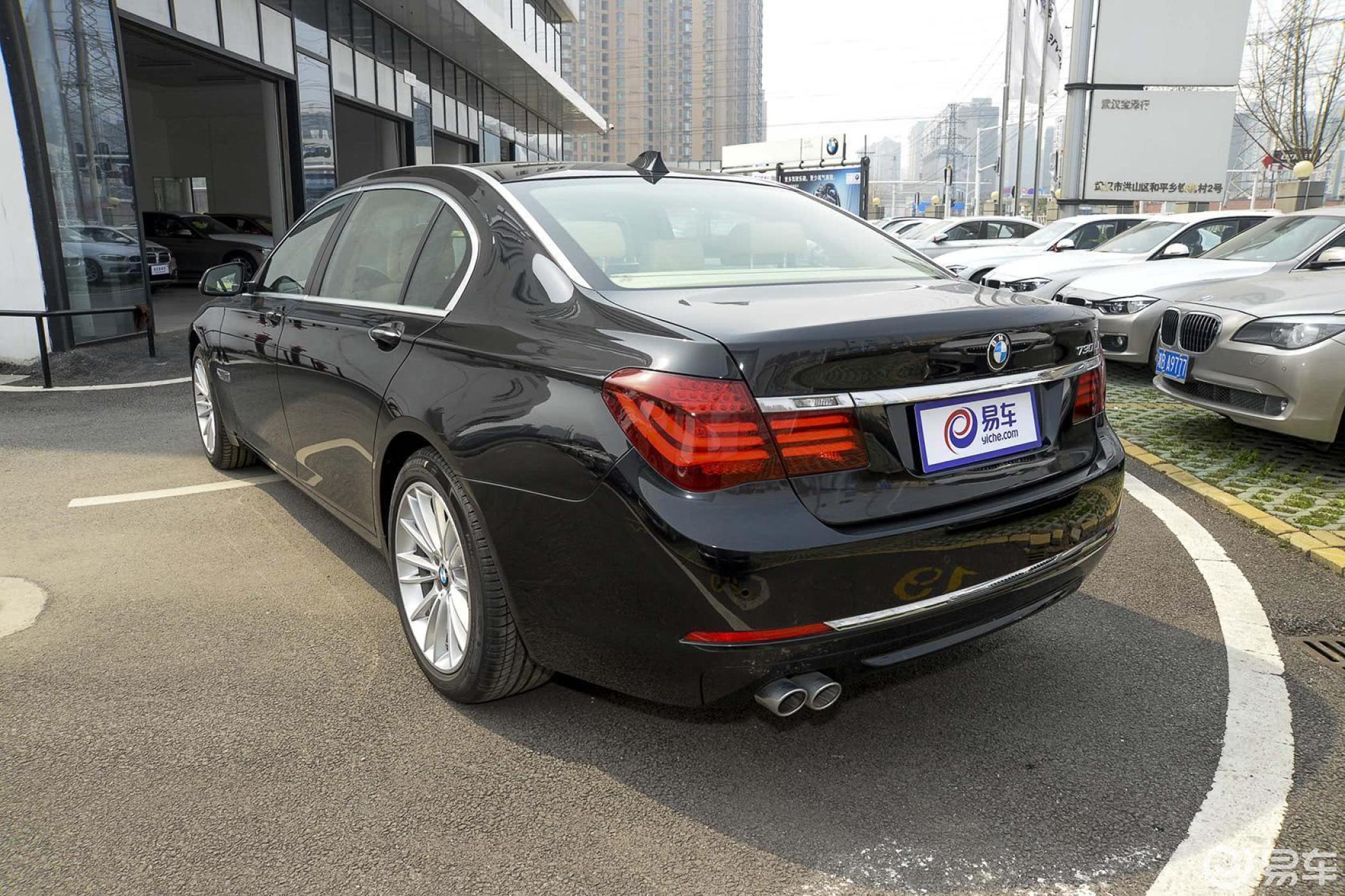 【宝马7系2014款730li 臻享型侧后45度车头向左水平汽车图片-汽车图片