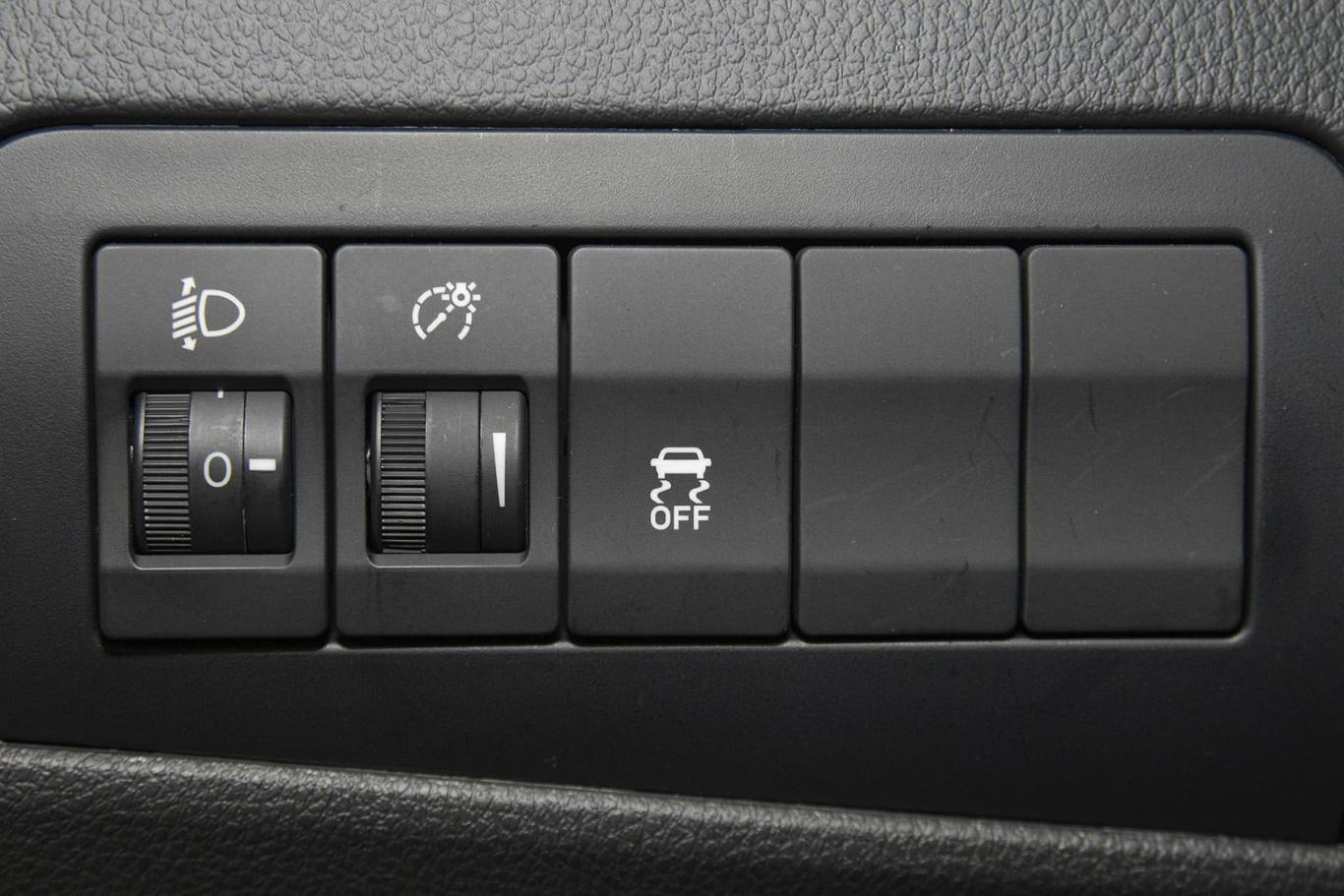 众泰t600家用版 2.0t 手动 精英型内饰