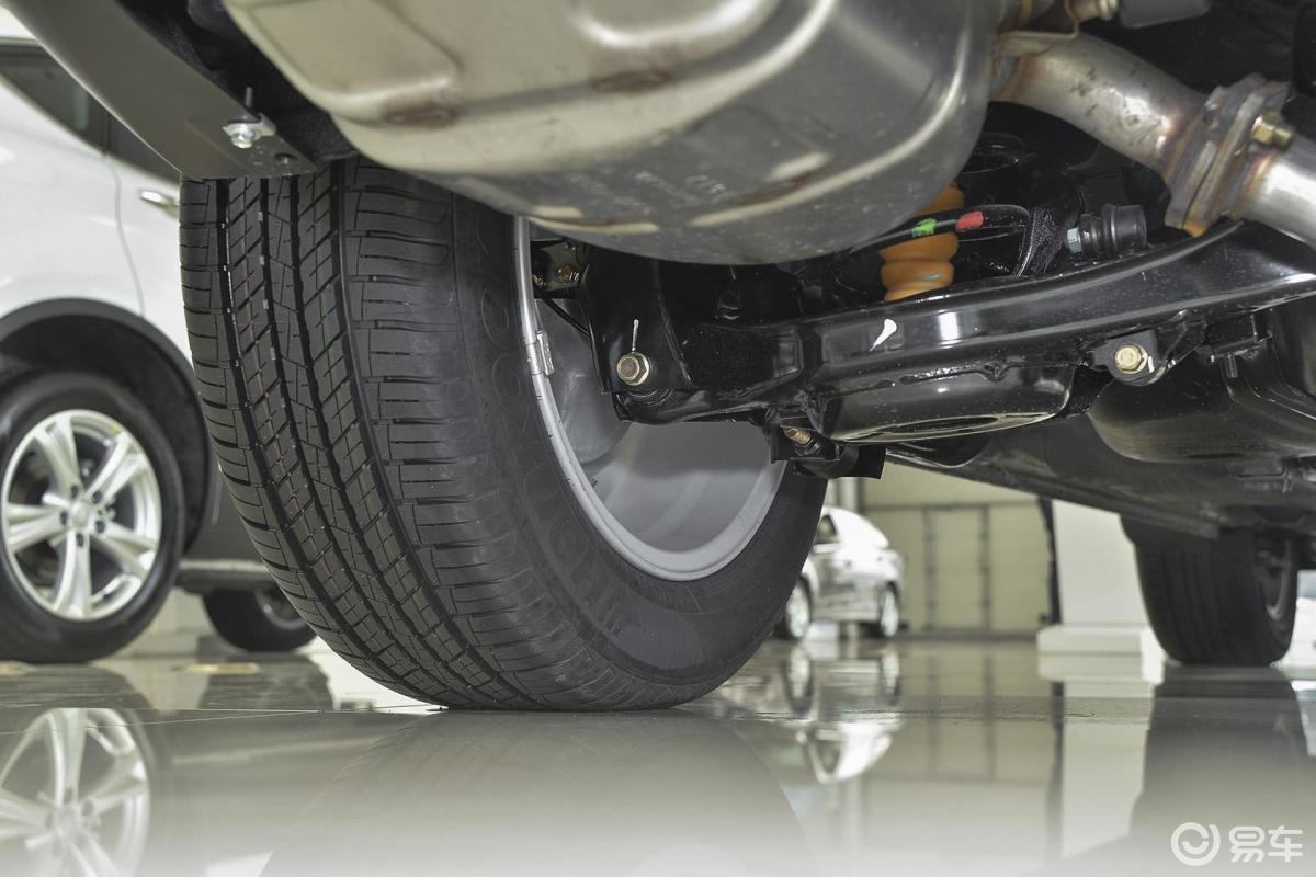 【奔腾x802016款2.0l 自动 豪华型后悬挂汽车图片-汽车图片大全】-易