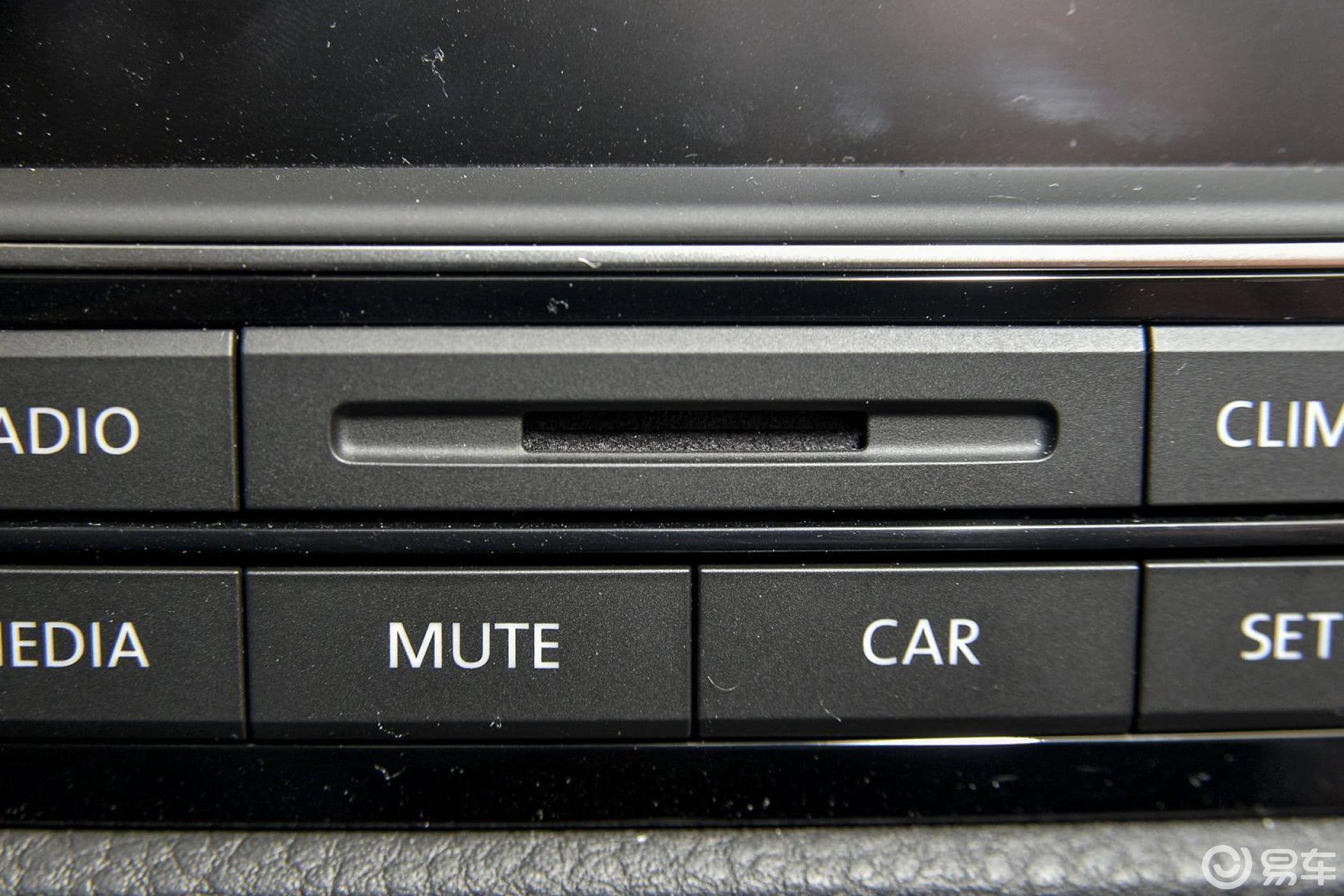 【途锐2016款3.0tsi 标配型usb接口汽车图片-汽车图片大全】-易车