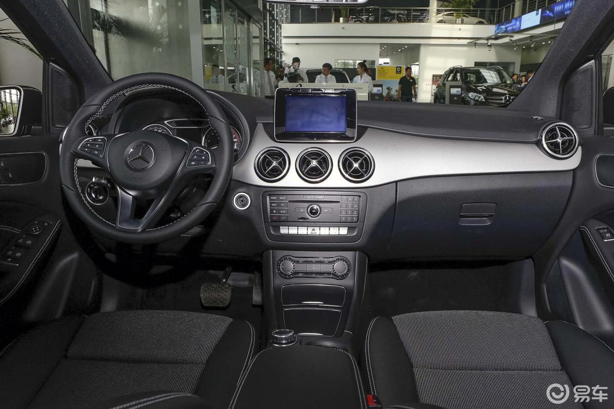 【奔驰b级2015款b 200 动感版中控台整体汽车图片-汽车图片大全】