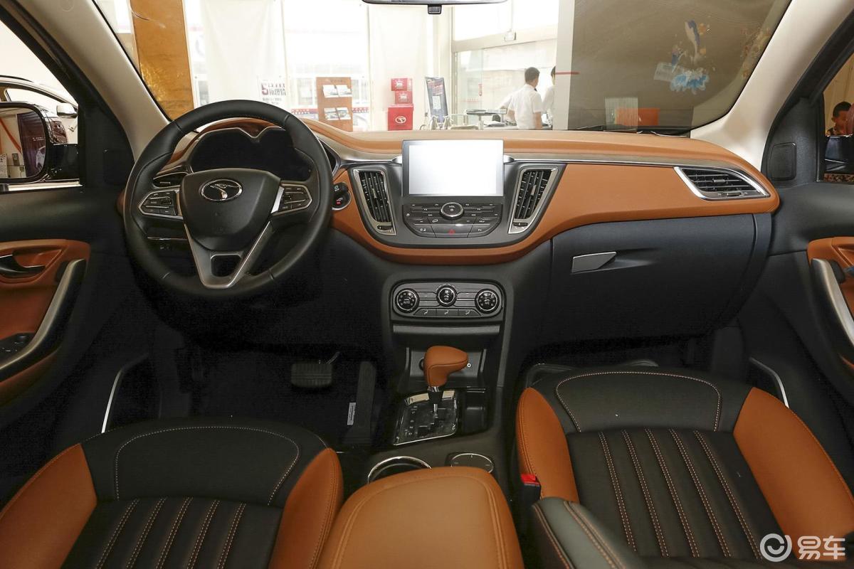 5t 手自一体 豪华型内饰全景正拍汽车图片-汽车图片大全】-易车