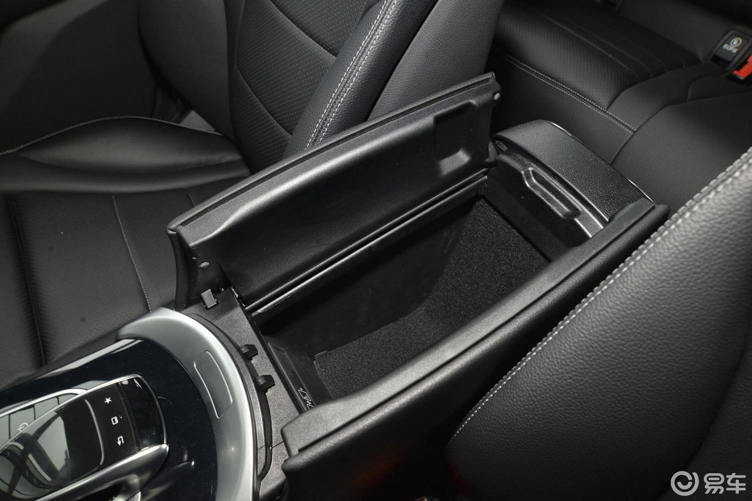 【奔驰glc2016款glc200前排中央扶手箱空间汽车图片-汽车图片大全】