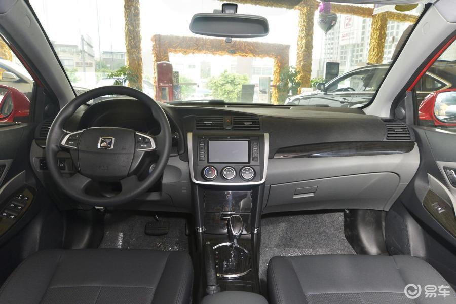 众泰z300 内饰-塞维利亚红