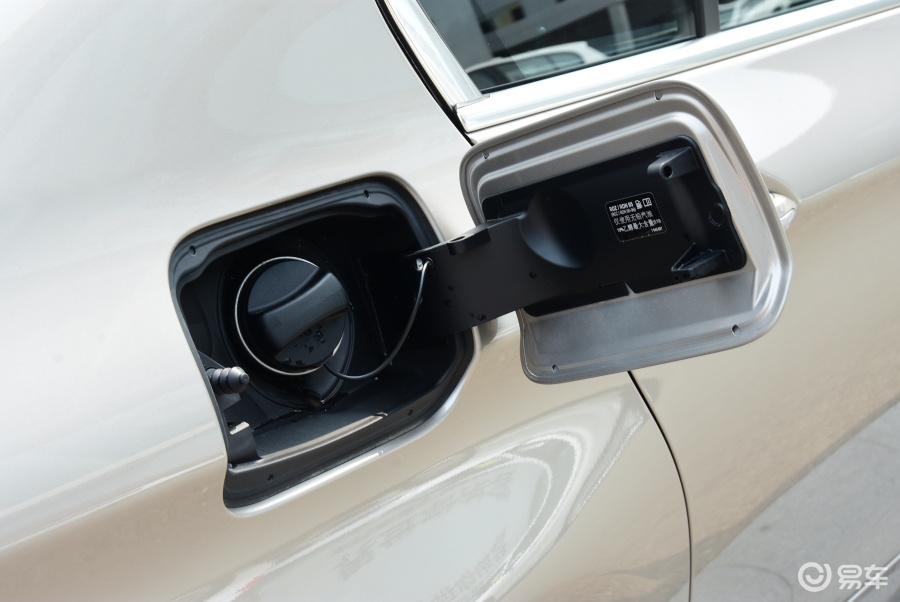 【宝马5系2017款525li 领先型油箱盖汽车图片-汽车图片大全】-易车网