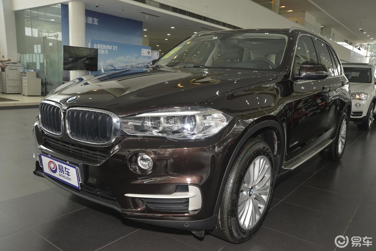 【宝马x52018款xdrive35i 典雅版侧前45度车头向右水平汽车图片-汽车