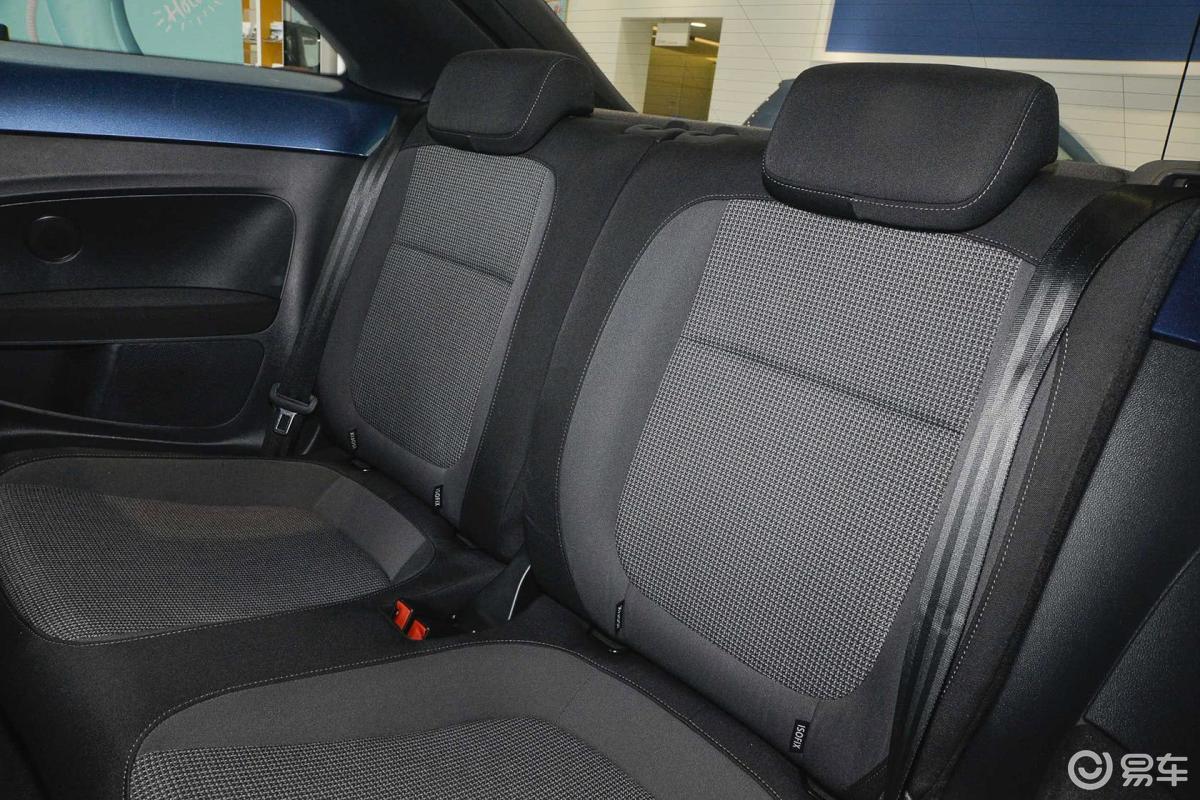 【甲壳虫2015款180tsi后排座椅汽车图片-汽车图片大全】-易车