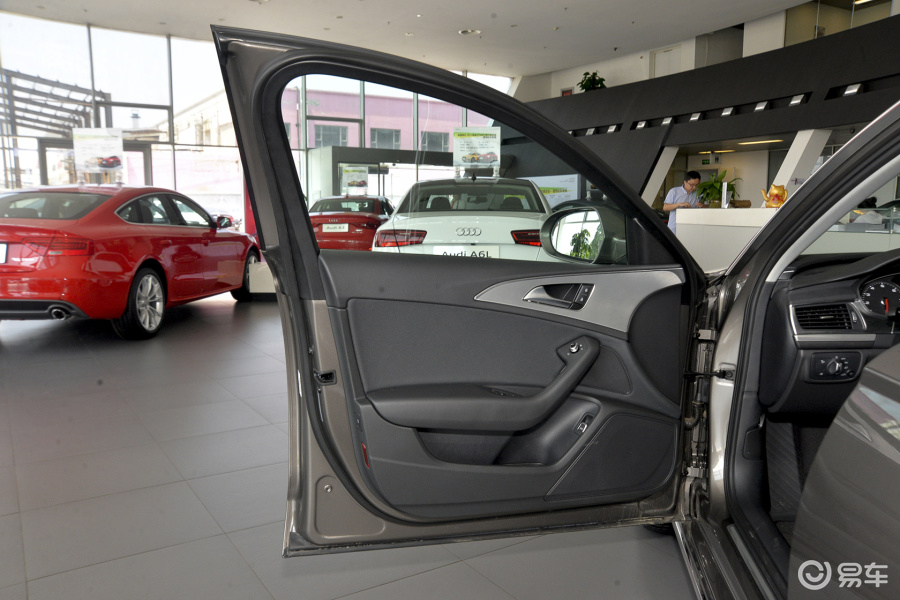 【奥迪a6l2016款tfsi 运动型驾驶员侧车门内门板汽车图片-汽车图片