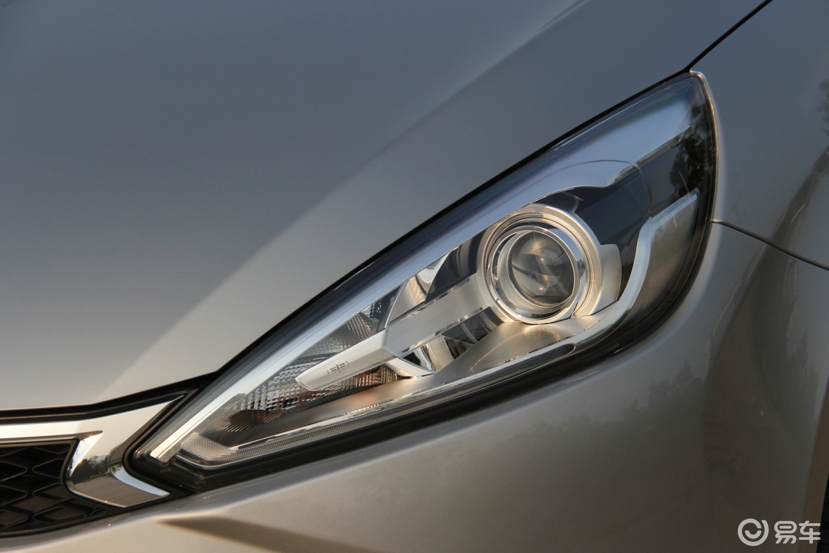 6l at 豪华型】一汽骏派a70_1.6l at 豪华型图片-网通社汽车