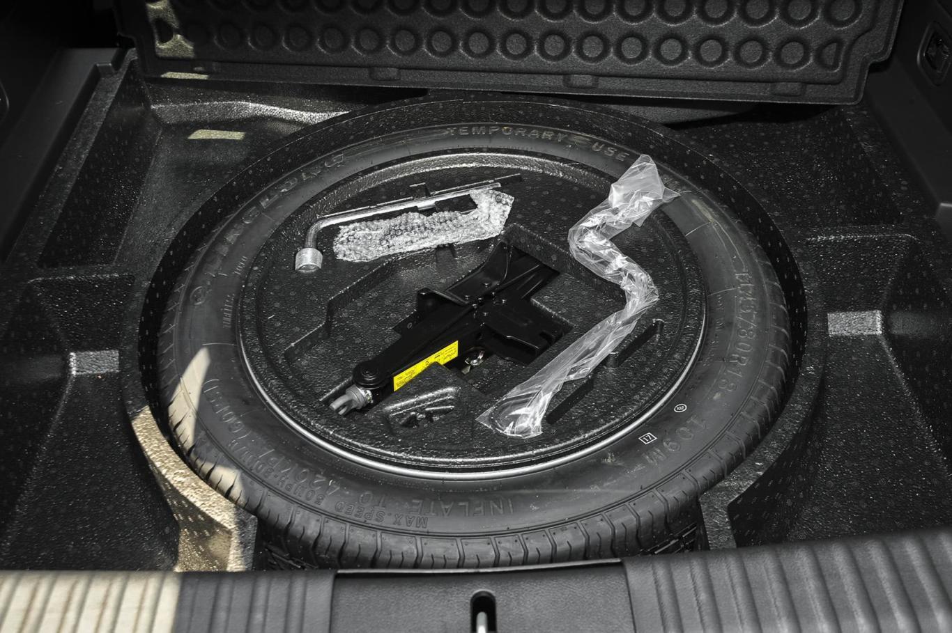 猎豹cs102.0t 手动 卓越版备胎