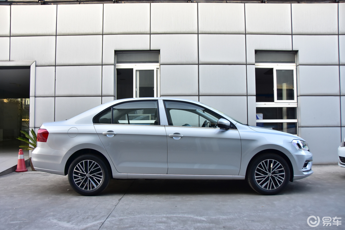 【捷达2017款180 自动豪华型前45度(车头向左)汽车图片-汽车图片大全