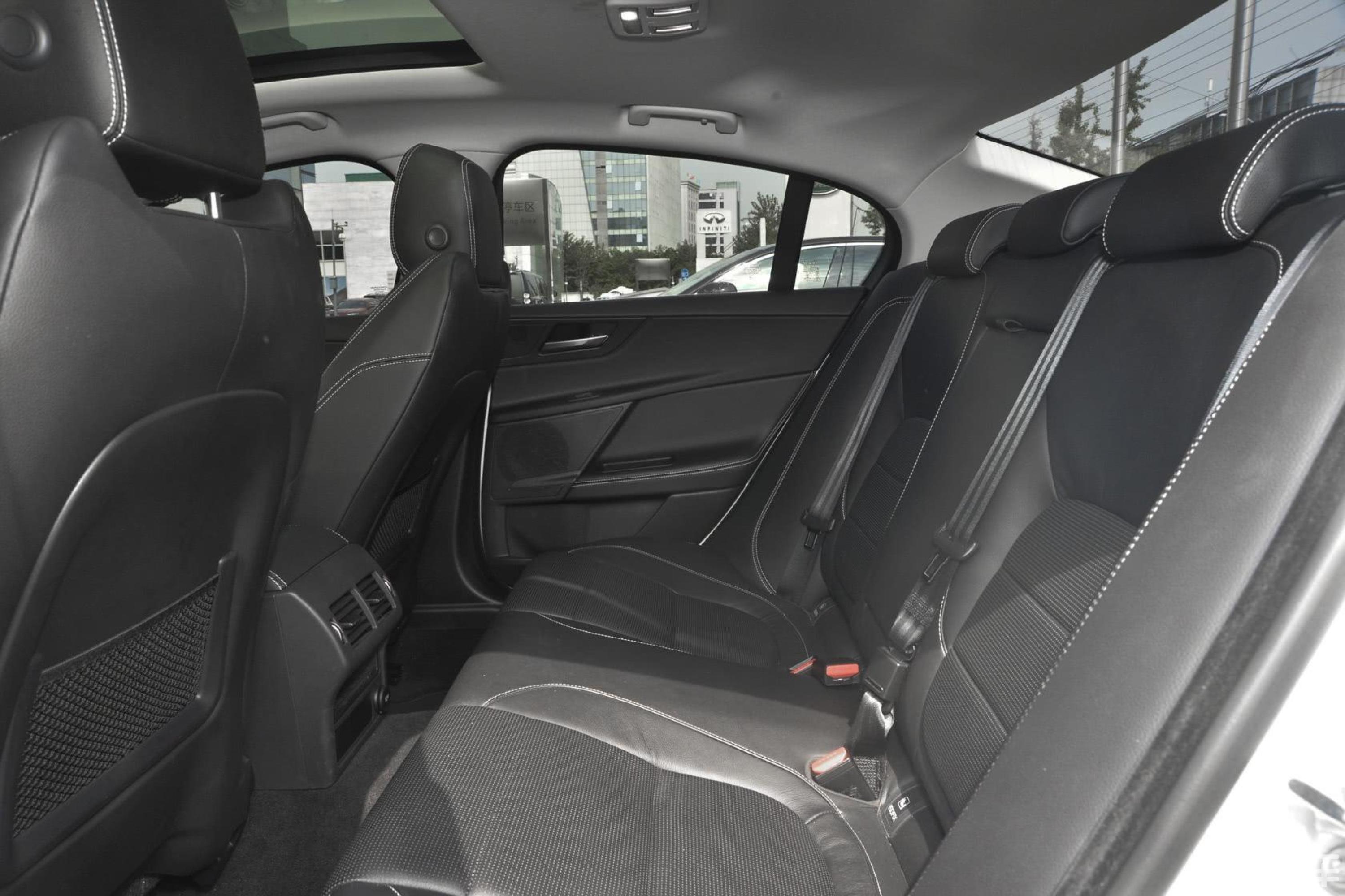 【捷豹xe2015款2.