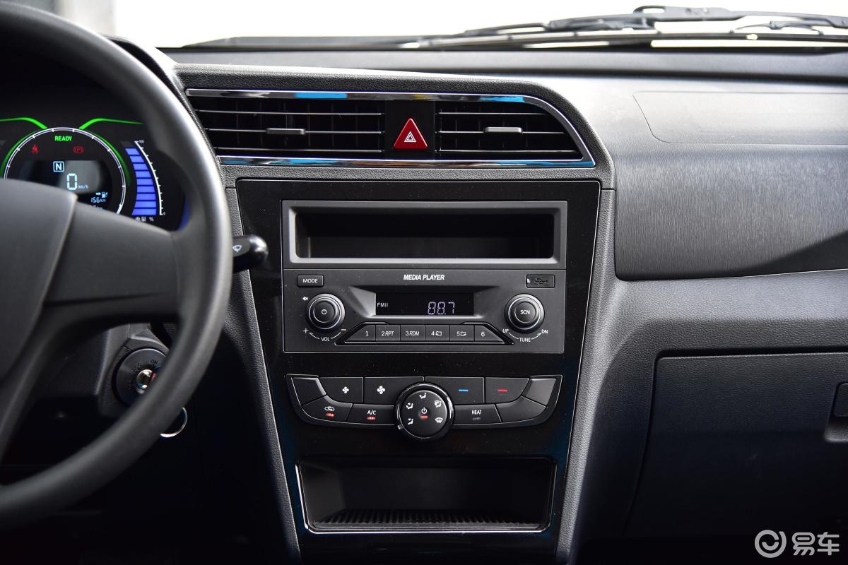 【北汽新能源ec2017款ec180 灵动版内饰汽车图片-汽车图片大全】-易车