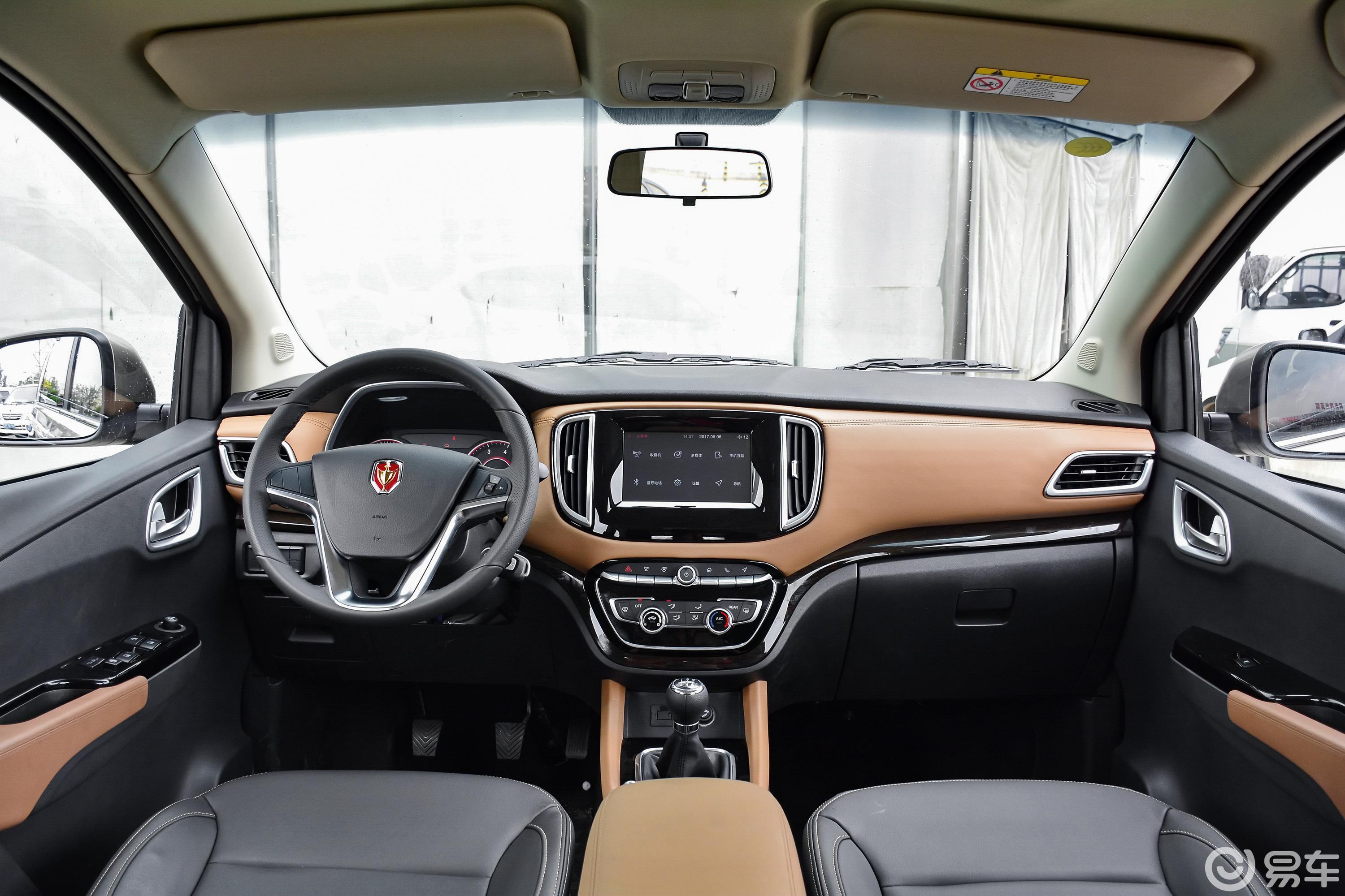 6l 手动 豪华版内饰全景正拍汽车图片-汽车图片大全】-易车