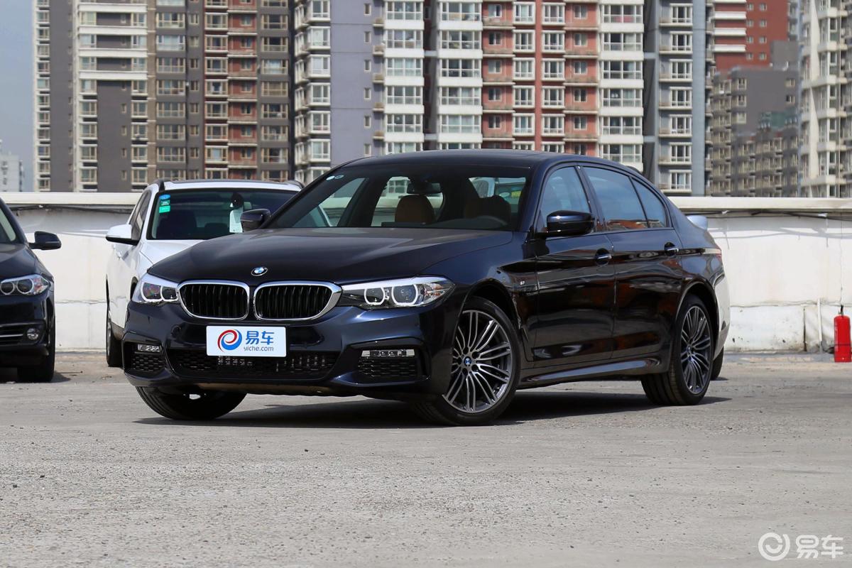 【宝马5系2018款525li m运动套装侧前45度车头向右水平汽车图片-汽车