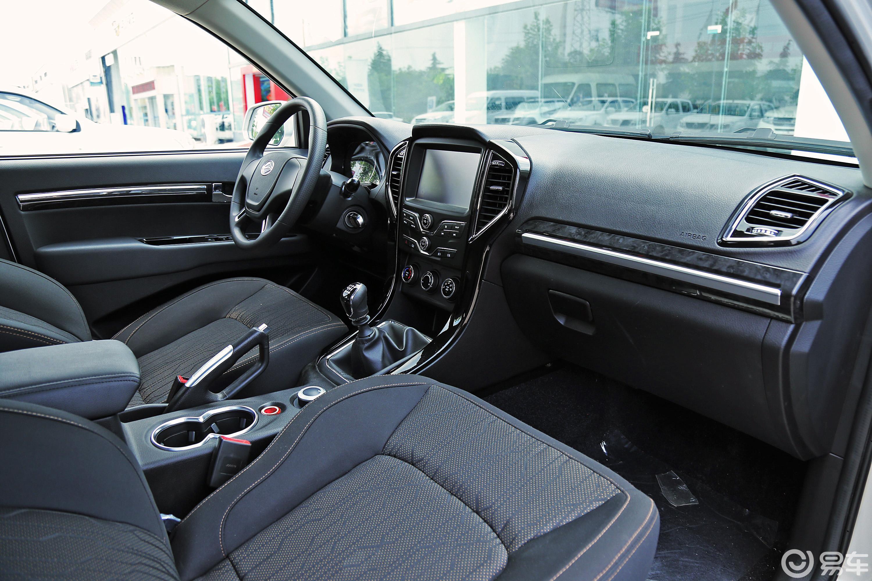 【陆风x82017款2.