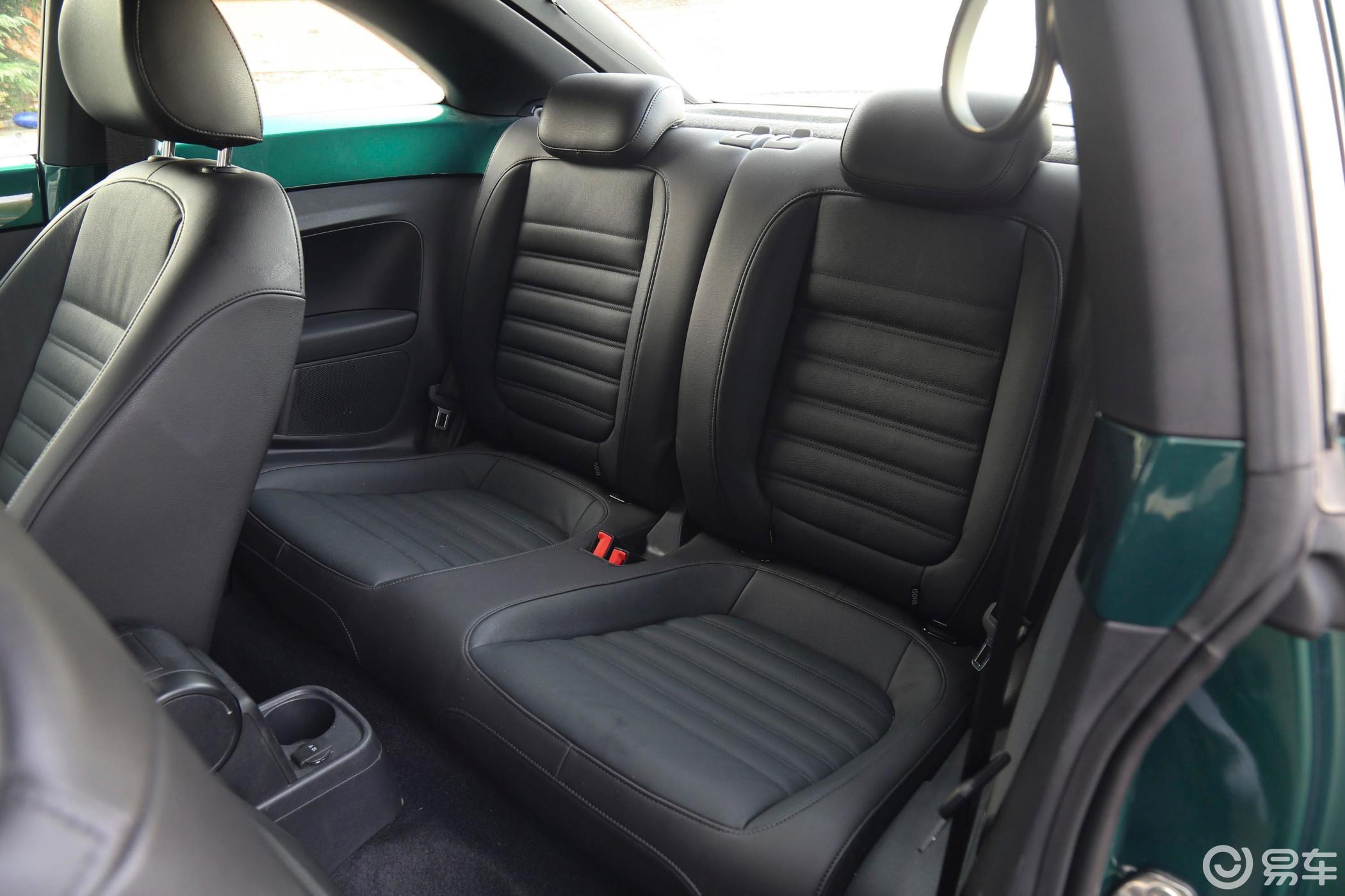 【甲壳虫2017款180tsi 翡冷翠经典版后排座椅汽车图片-汽车图片大全】