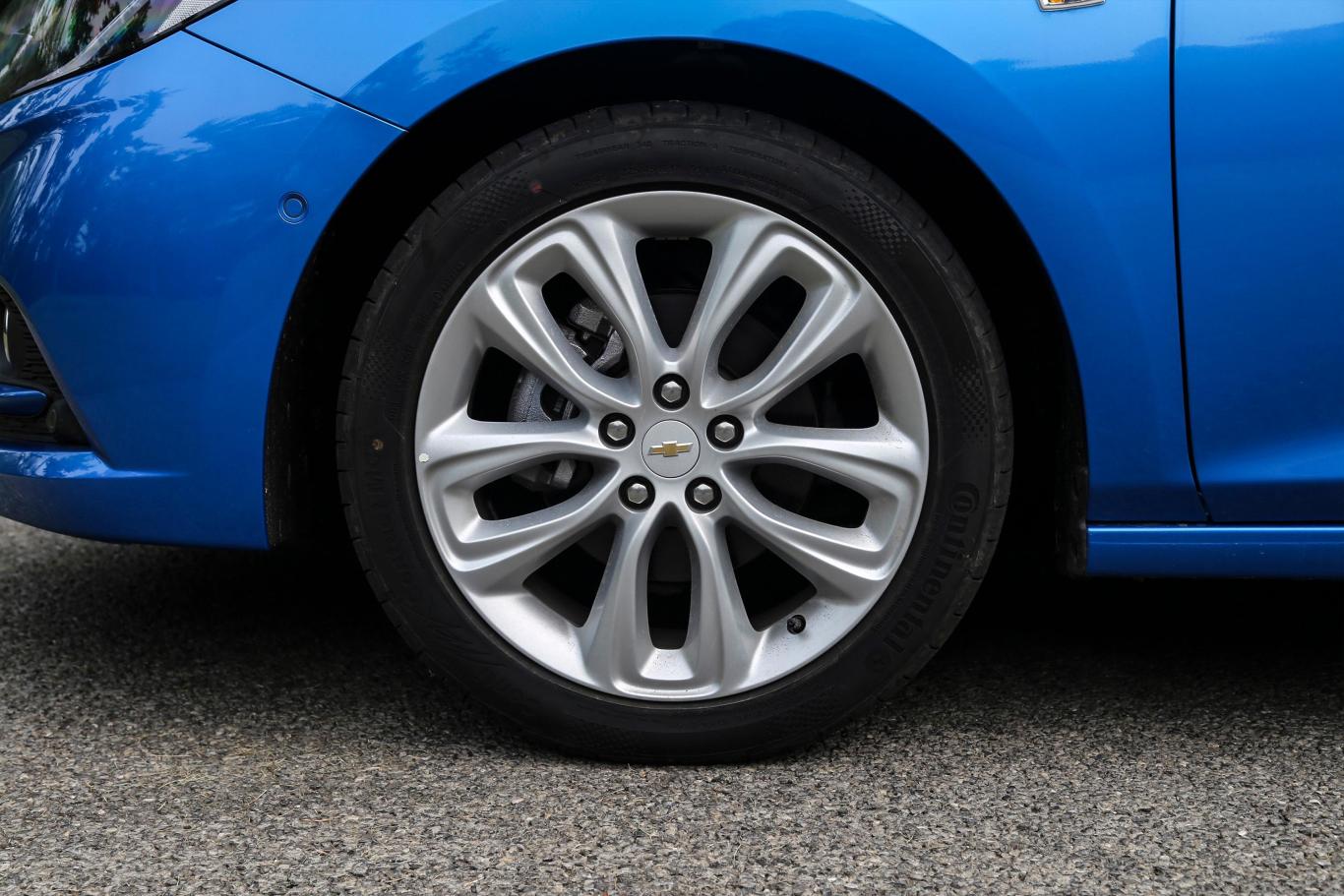 科鲁兹三厢 1.4t 双离合 领锋版前轮毂造型