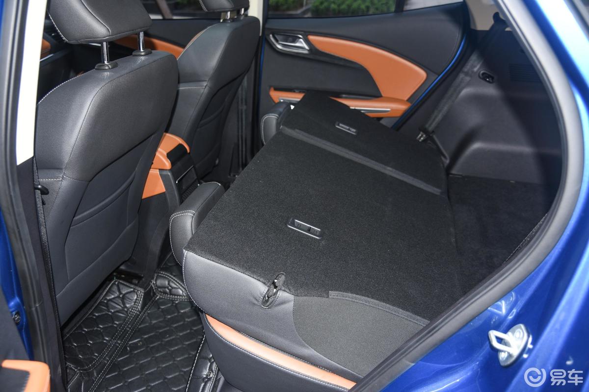 【众泰t3002017款1.5t cvt 尊贵版空间汽车图片-汽车图片大全】-易车