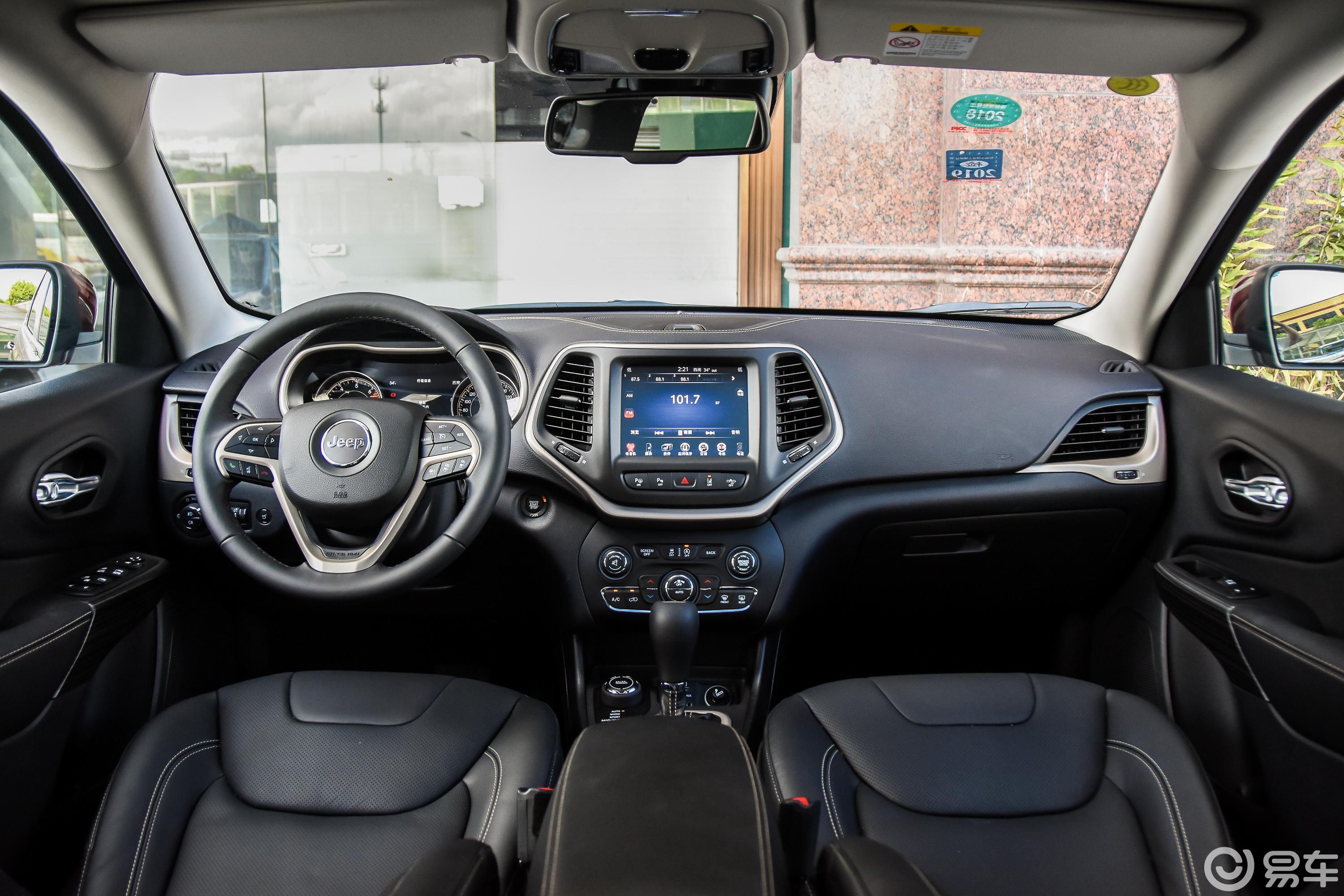 4l 四驱 全能版内饰全景正拍汽车图片-汽车图片大全】-易车