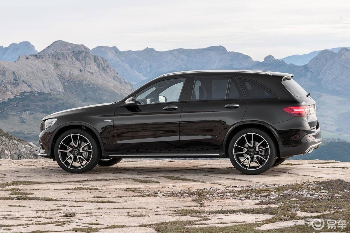 【amg glc级2017款glc 43 4matic 轿跑suv侧前45度车头向右水平汽车