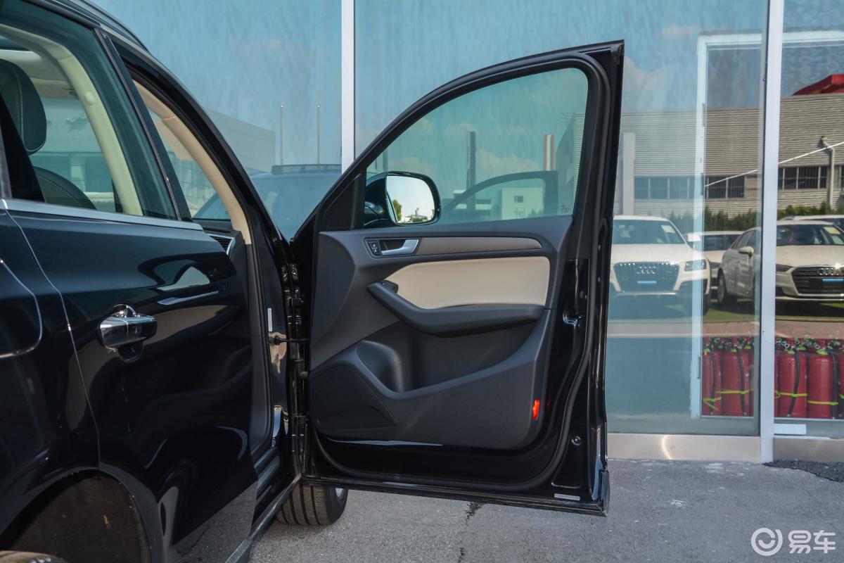 【奥迪q52017款40tfsi 进取版副驾驶员车门汽车图片-汽车图片大全】