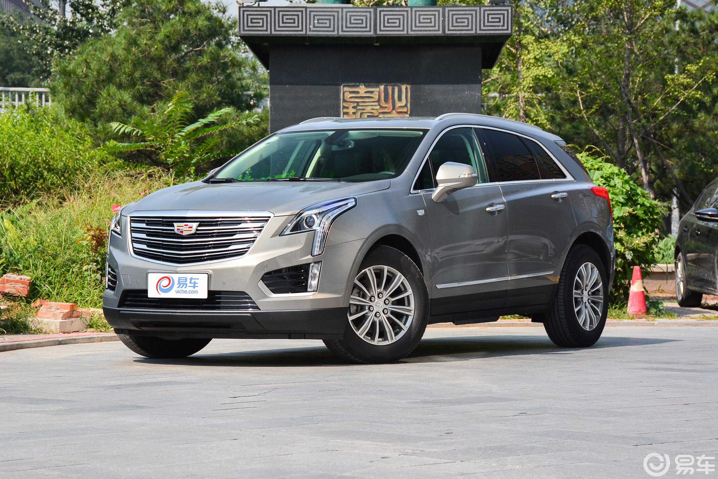 【凯迪拉克xt52018款25t 两驱 豪华型侧前45度车头向左水平汽车图片