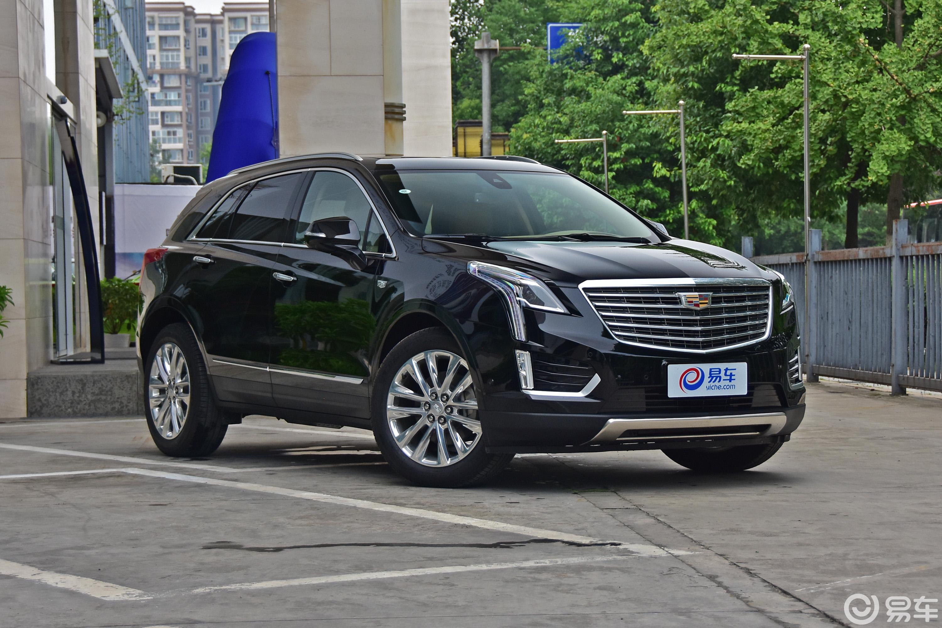 【凯迪拉克xt52018款28e 四驱 铂金版侧前45度车头向右水平汽车图片
