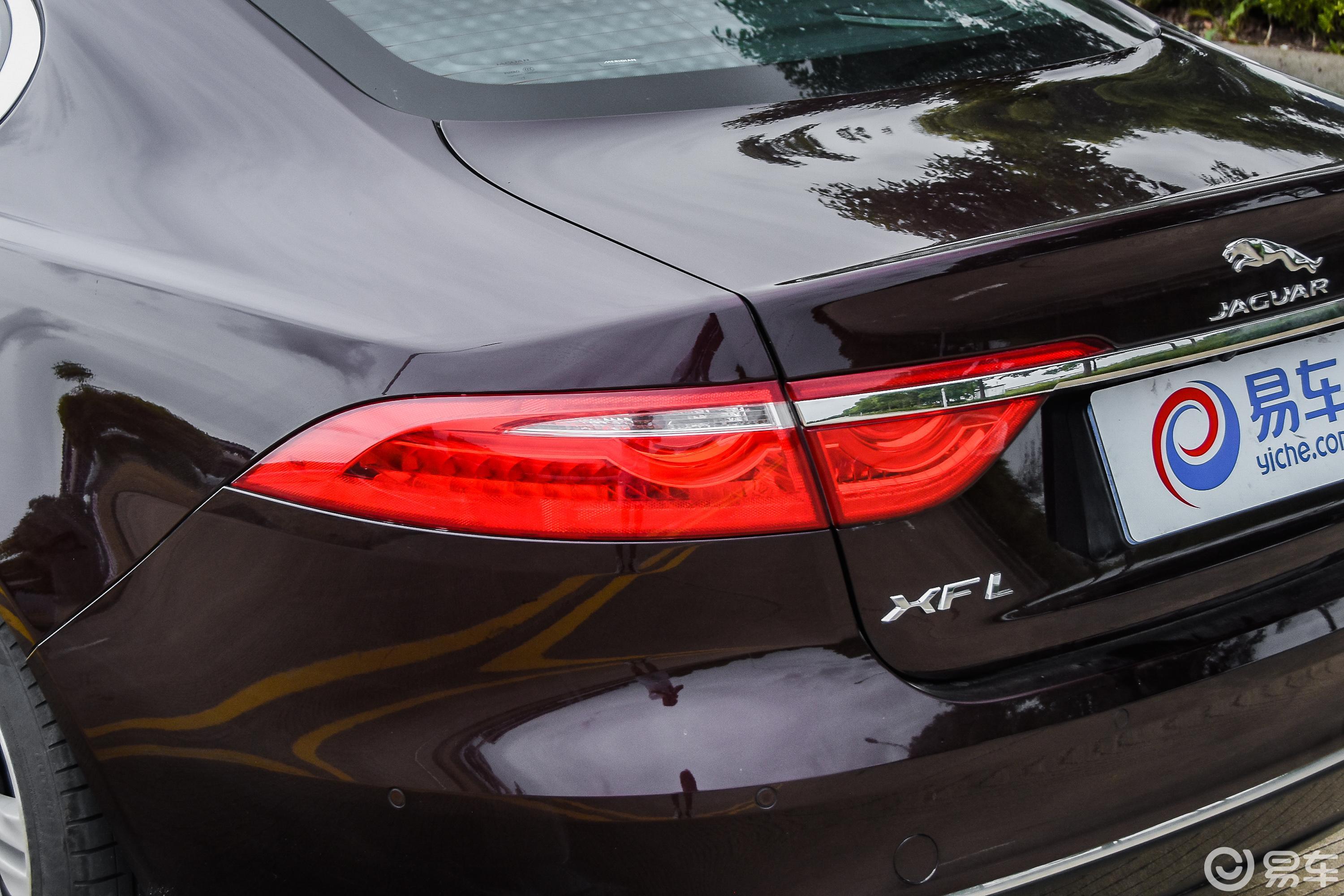0t 250ps 豪华版尾灯侧45度俯拍汽车图片-汽车图片大全】-易车