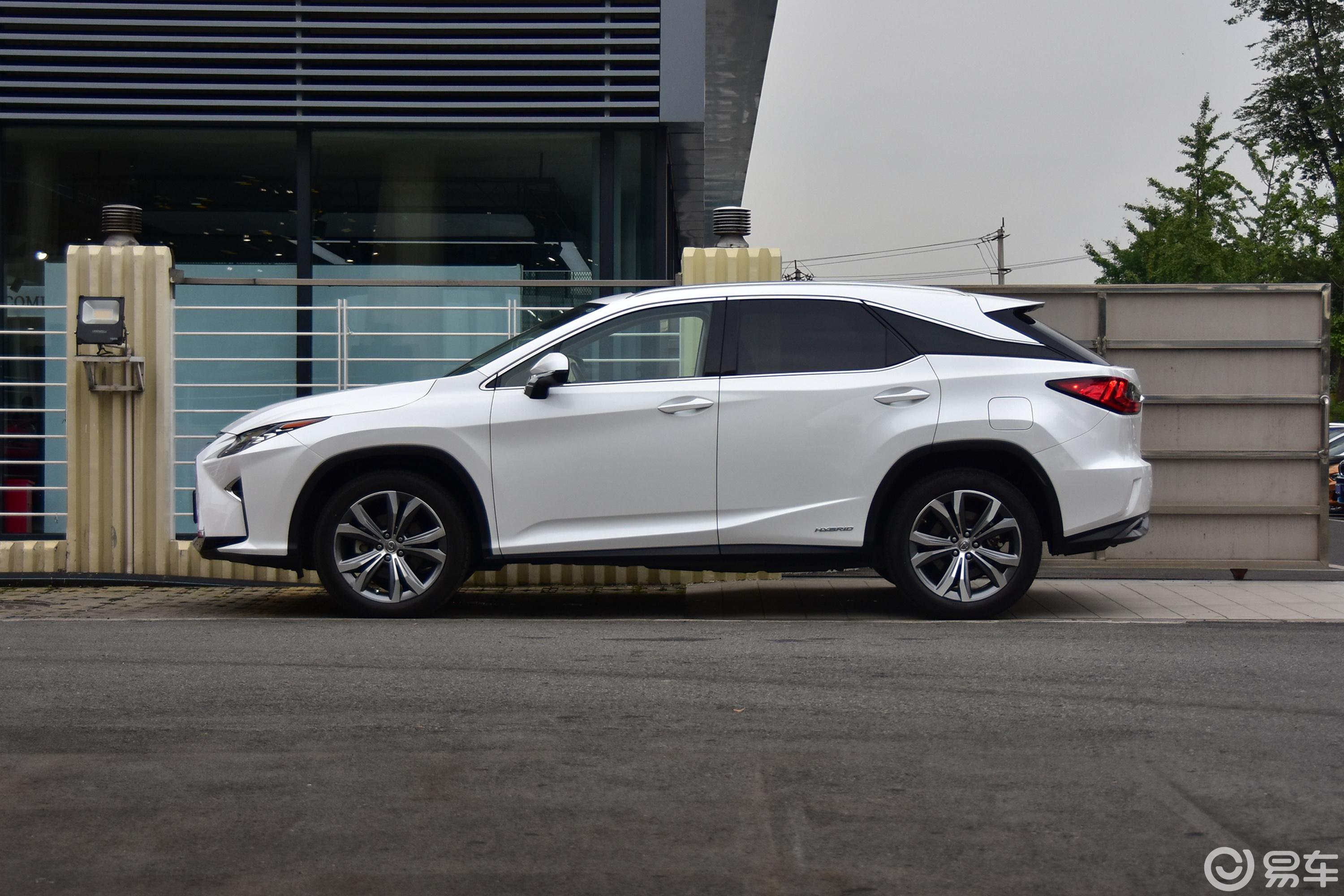 【雷克萨斯rx2016款300 两驱 舒适版 国v正侧车头向左水平汽车图片