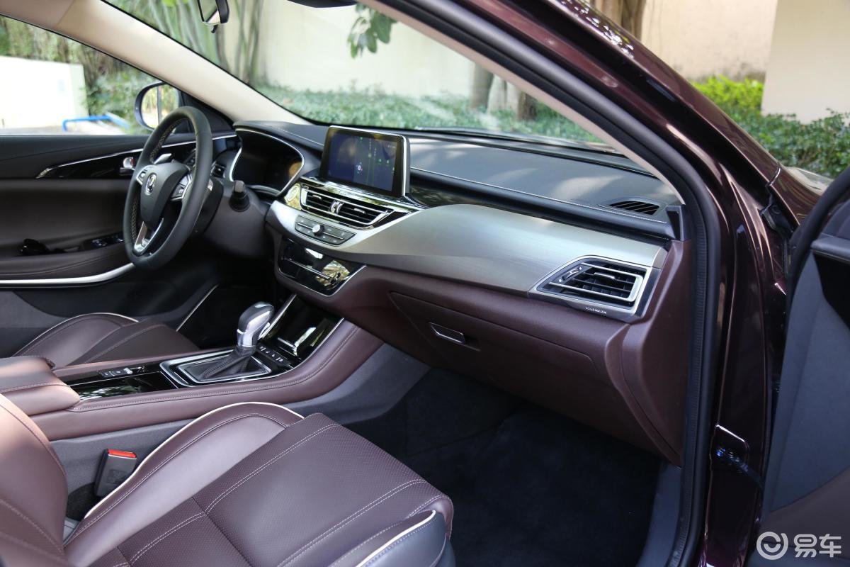 5t 手自一体 尊雅版内饰全景副驾驶员方向汽车图片-汽车图片大全】