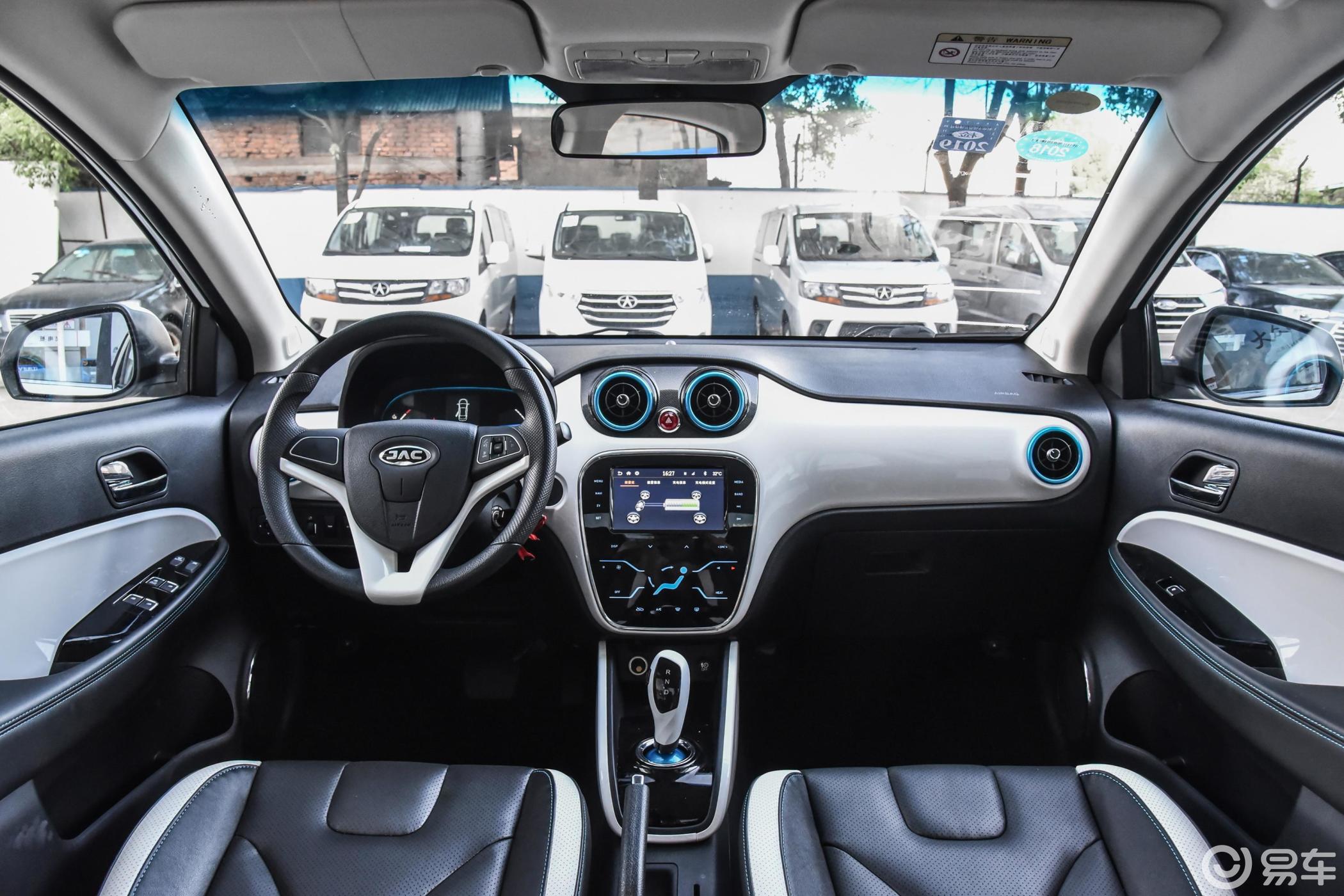 【江淮iev72017款iev7内饰全景正拍汽车图片-汽车图片大全】-易车