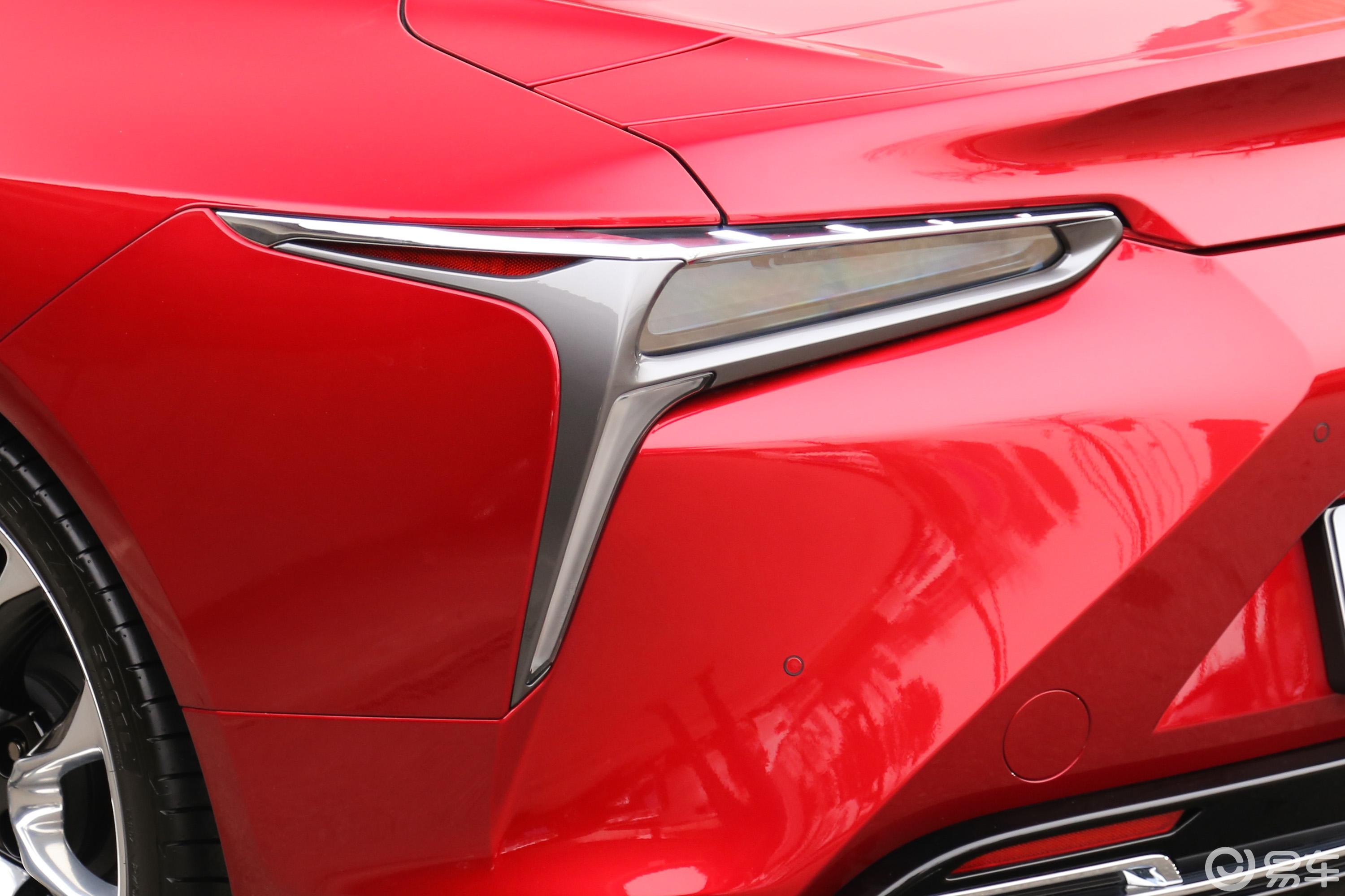 【雷克萨斯lc2018款500h 运动版尾灯侧45度俯拍汽车图片-汽车图片大全