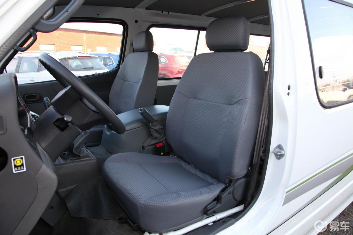 0-m 豪华型 6座内饰汽车图片-汽车图片大全】-易车