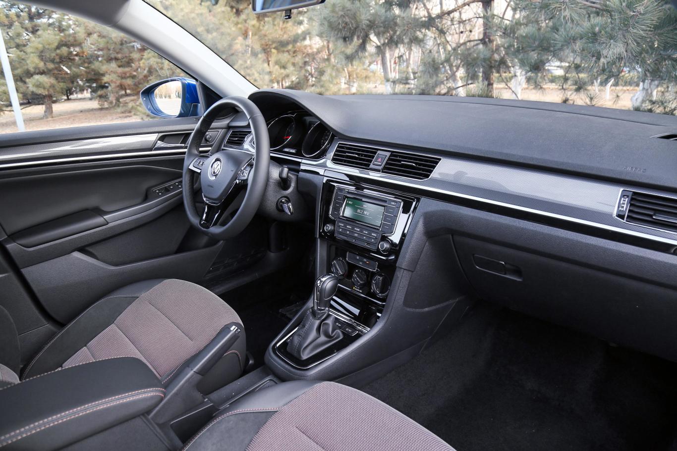 蔚领230tsi 双离合 舒适版内饰全景副驾驶员方向