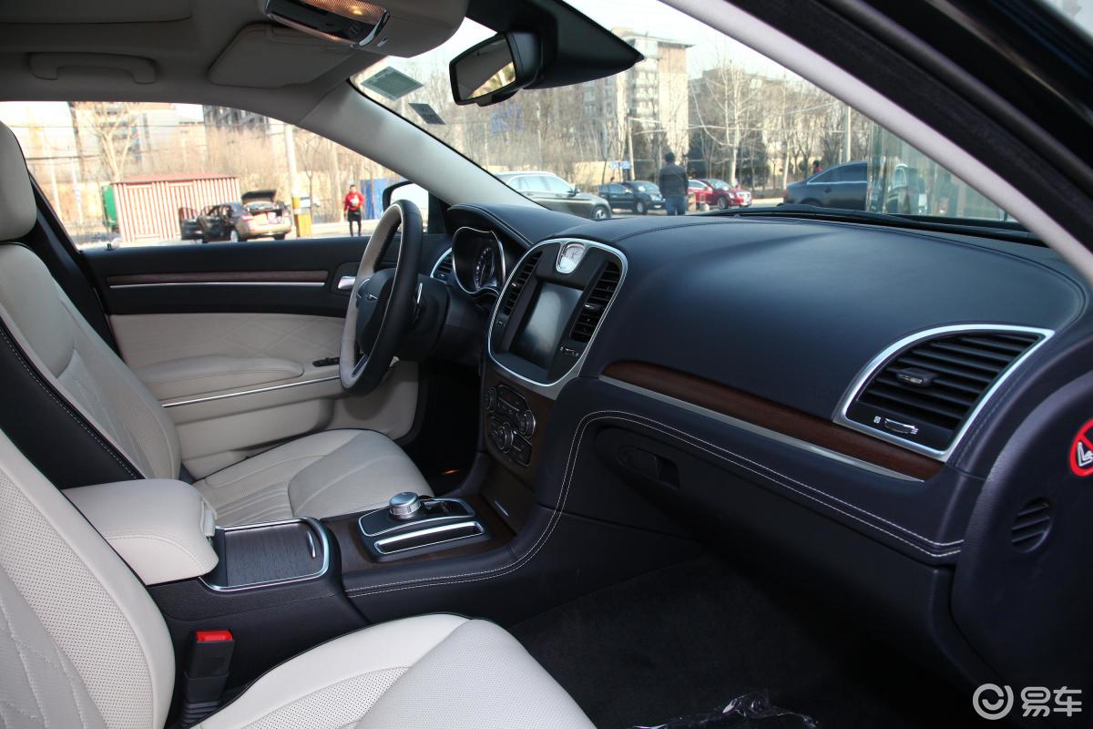【克莱斯勒300c(进口)2016款3.