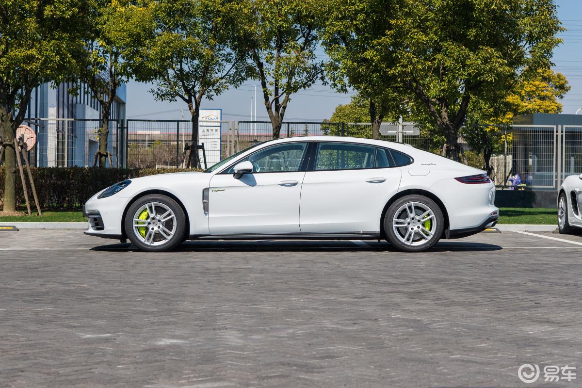 panamera 4 e-hybrid 行政加长版