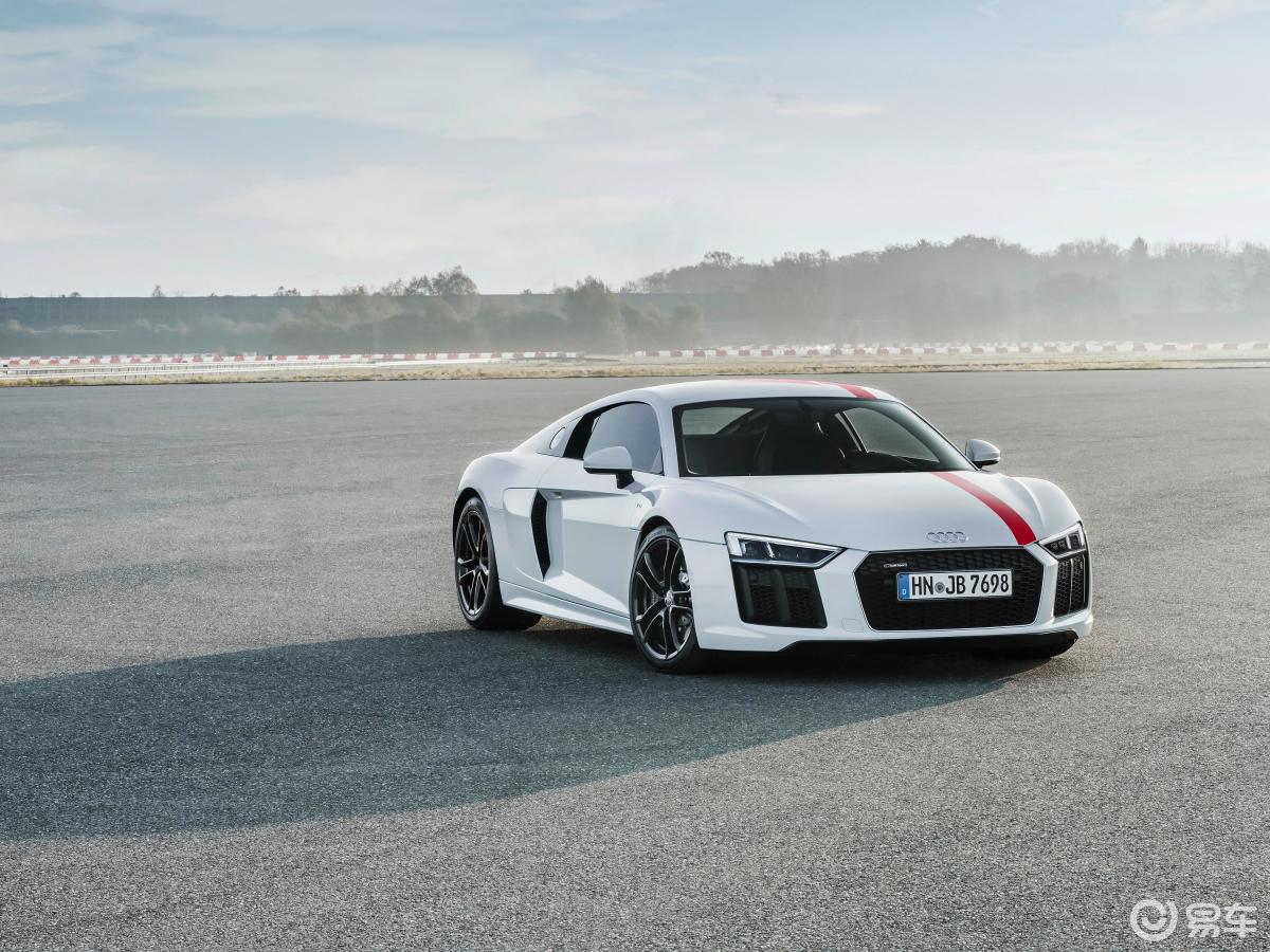 【奥迪r82017款v10 coupe侧前45度车头向右水平汽车图片-汽车图片大全