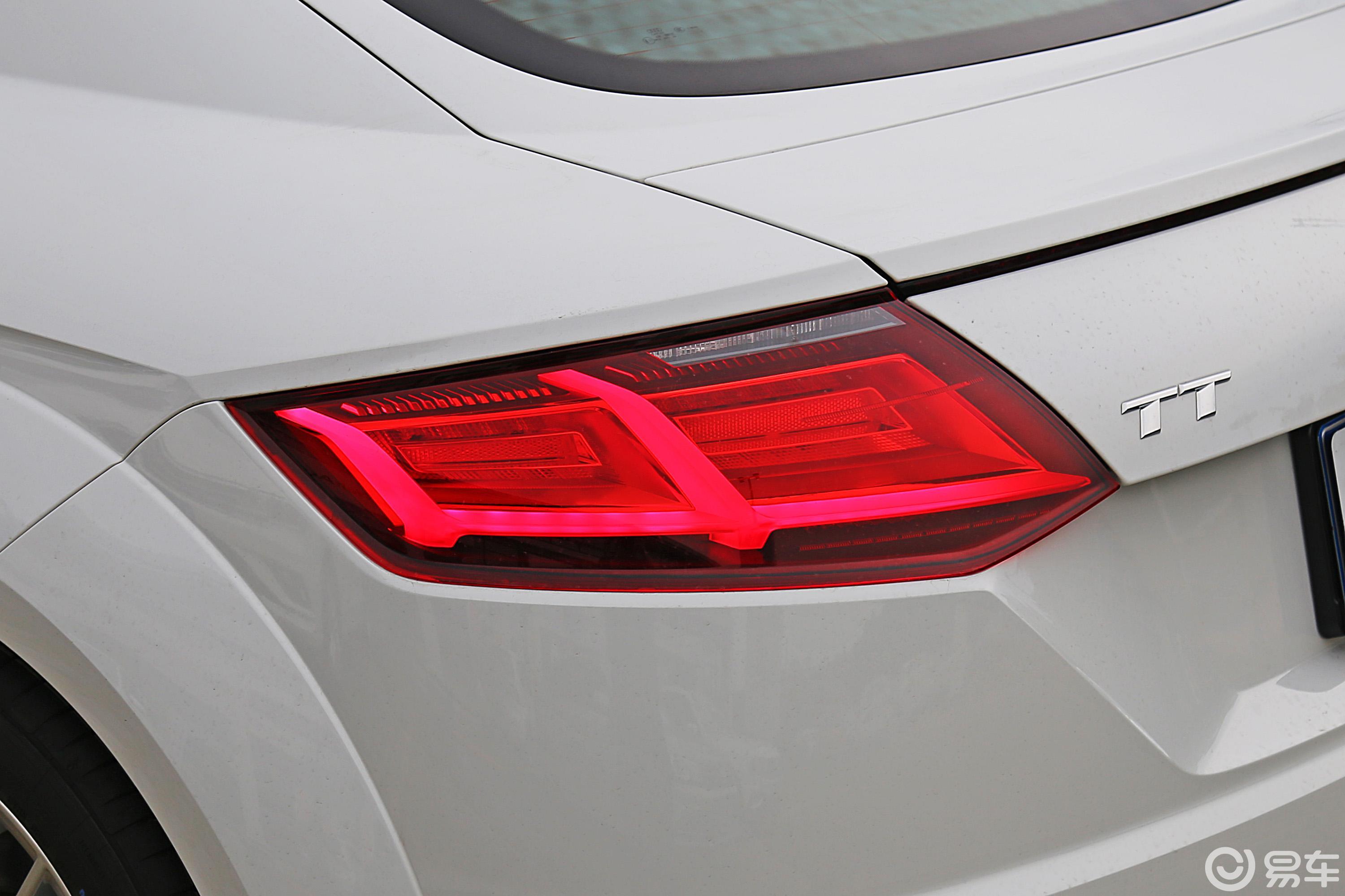 【奥迪tt2017款coupe 40 tfsi尾灯侧45度俯拍汽车图片-汽车图片大全】