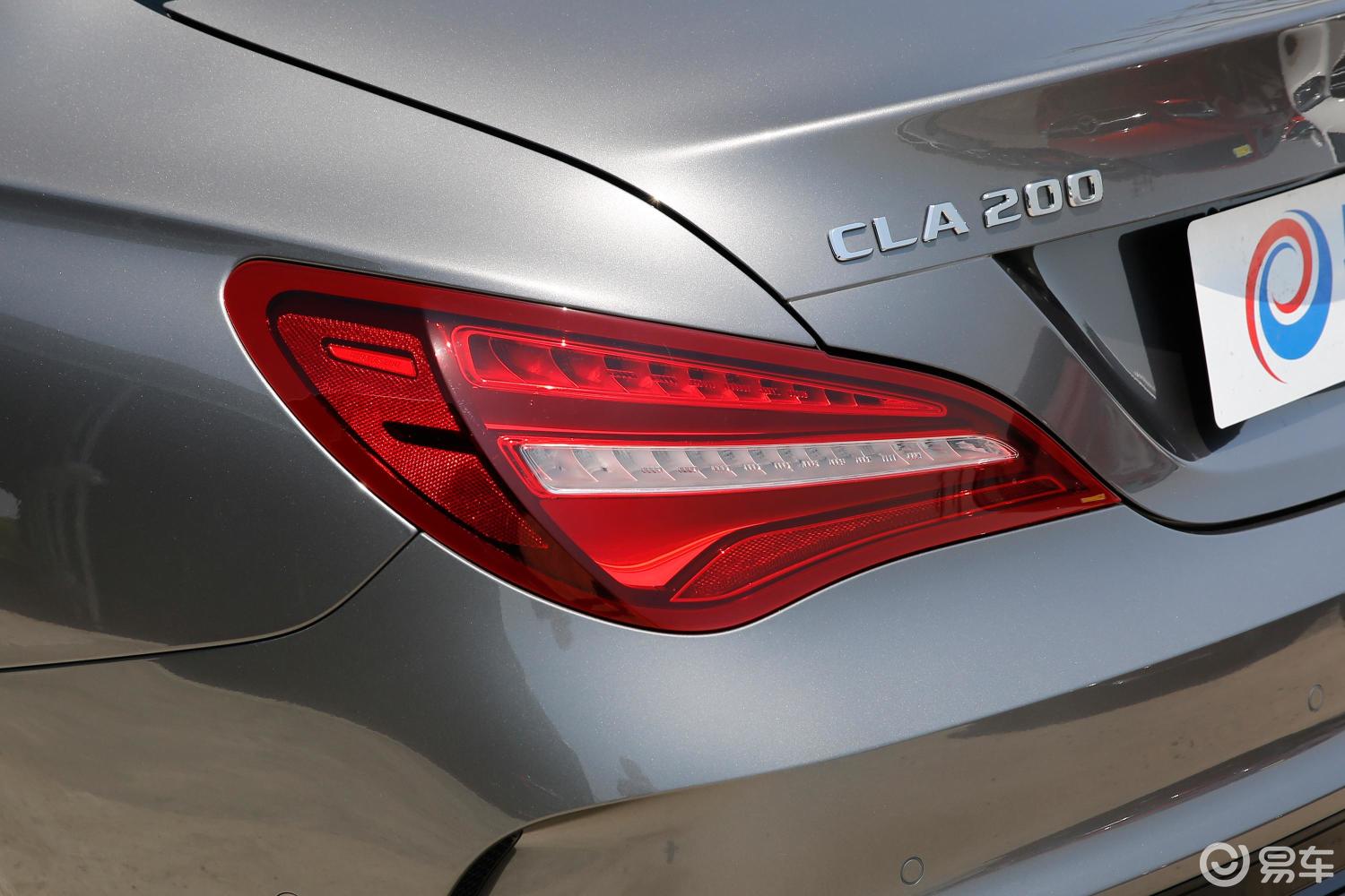 【奔驰cla级2018款cla 200 时尚版尾灯侧45度俯拍汽车图片-汽车图片