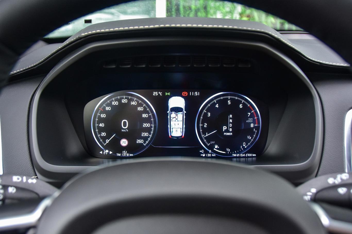 沃尔沃xc90新能源t8 智尊版 国Ⅵ仪表盘