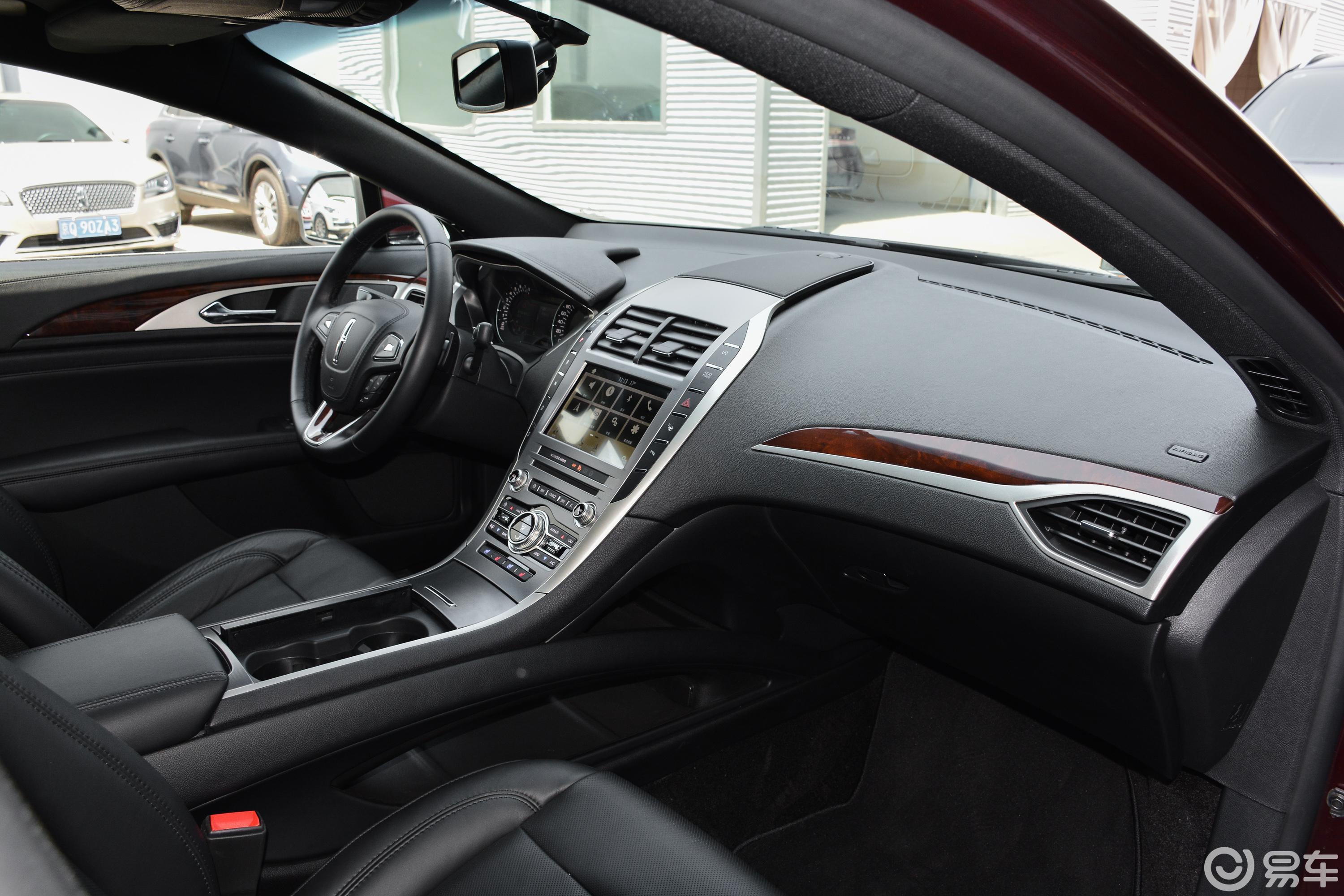 【林肯mkz2018款h 混合动力 尊雅版内饰全景副驾驶员方向汽车图片