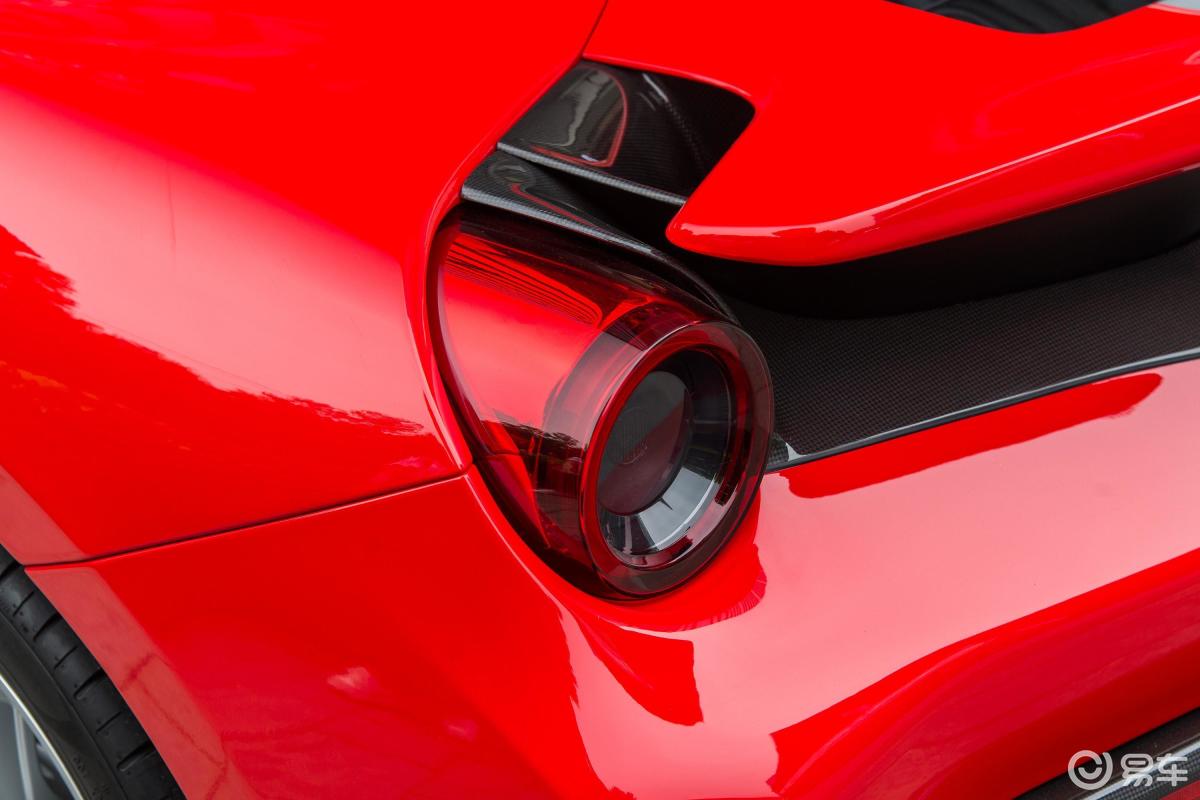 【法拉利4882018款3.