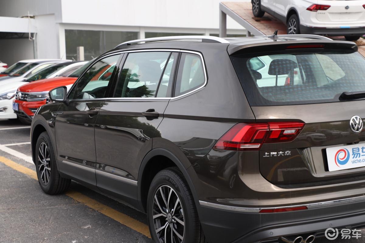 【途观l2018款330tsi 双离合 两驱 豪华版侧前45度车头向右水平汽车