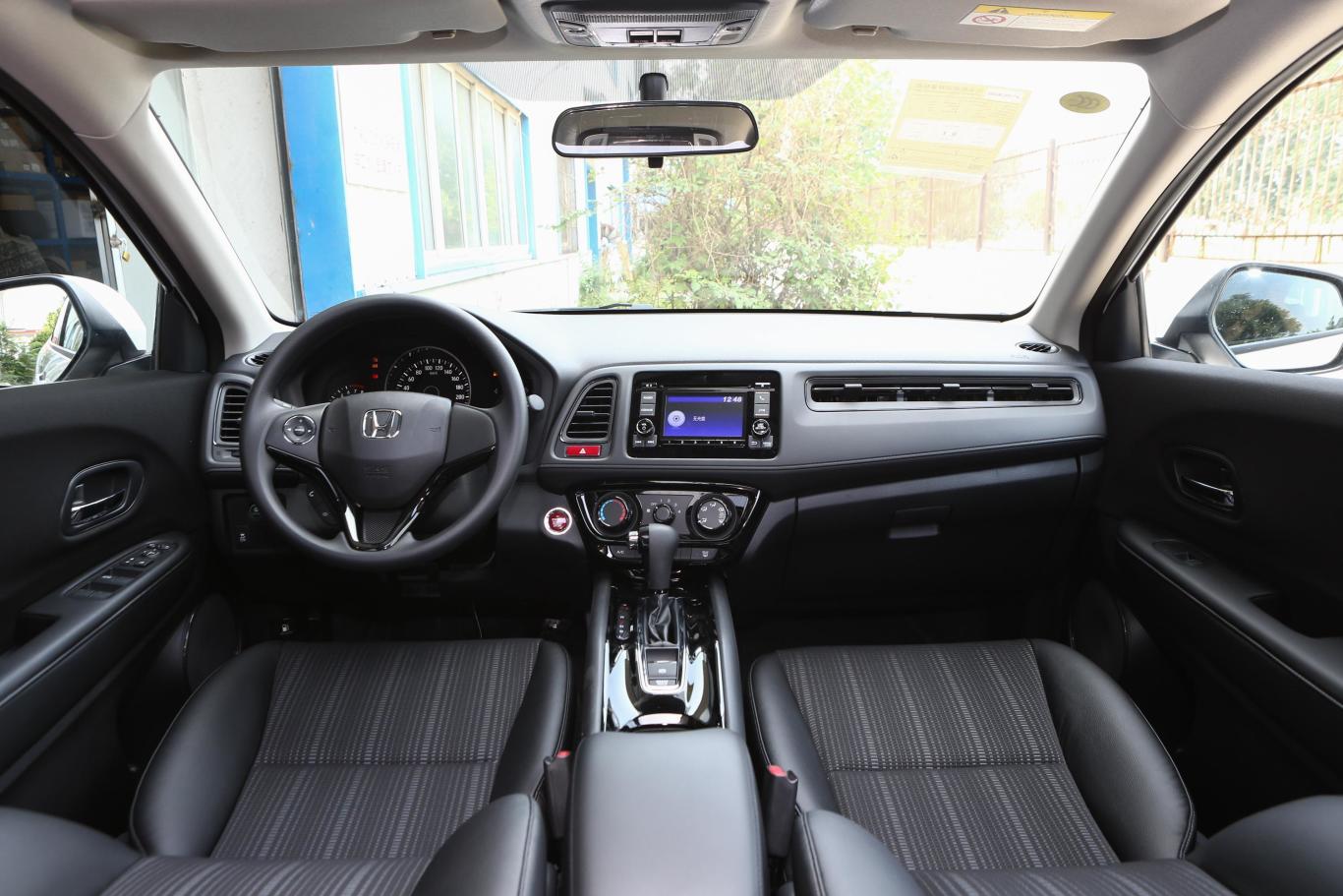 缤智1.8l cvt 两驱 先锋版内饰全景正拍
