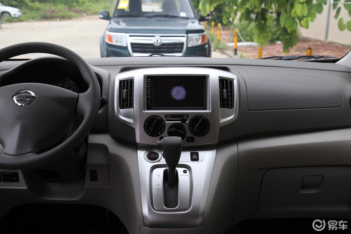 【日产nv2002018款1.